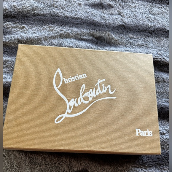 Christian Louboutin
Follies 100MM Mesh Strass Pumps - Picture 3 of 11